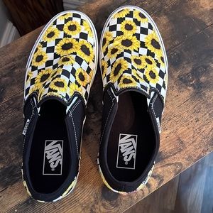 Vans ladies Asher with sunflower print, size 10
